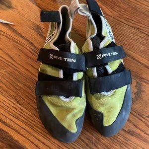 Men’s climbing shoes